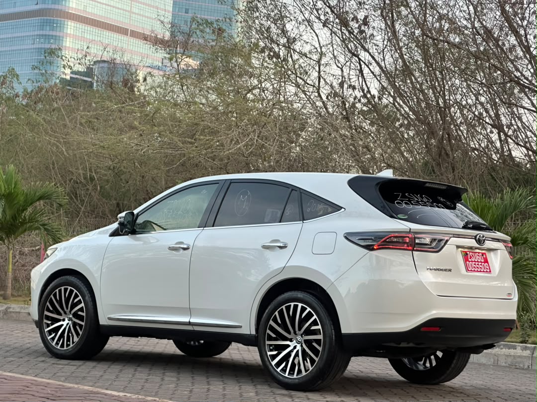 TOYOTA HARRIER NEW MODEL thumbnail 3